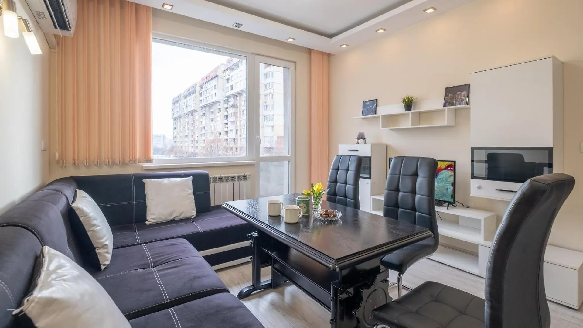 Lovely 2 Bdr Suite Next To Mall Of 소피아 불가리아