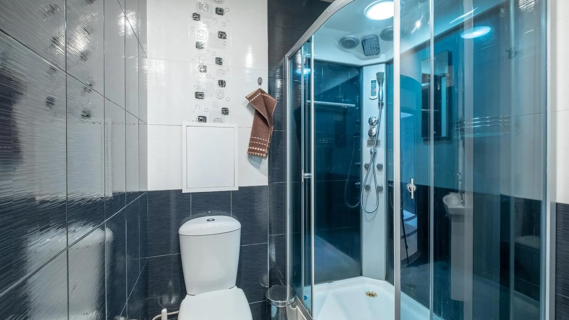 Lovely 2 Bdr Suite Next To Mall Of Sófia